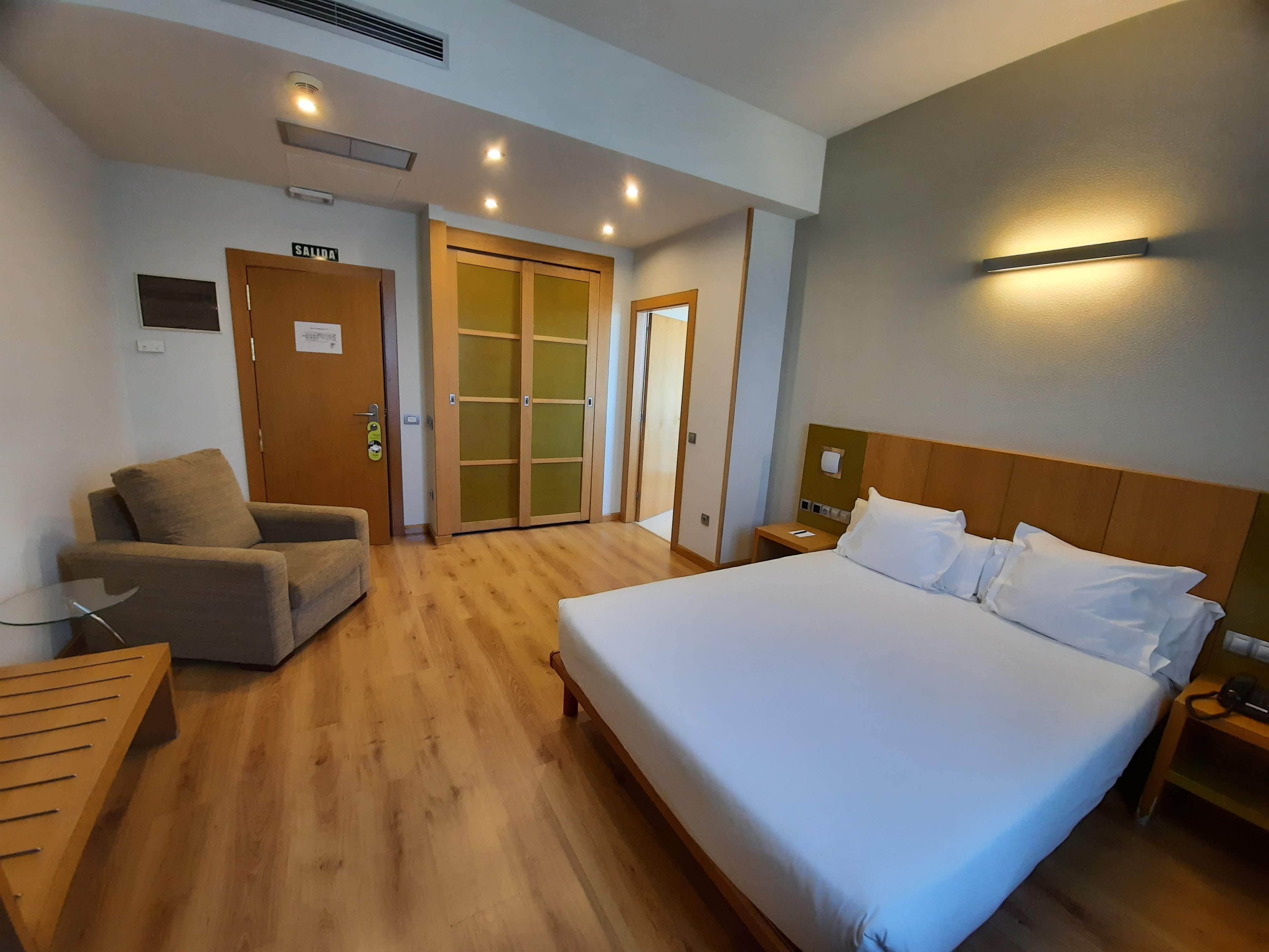 Hotel La Borona Gijon Bagian luar foto