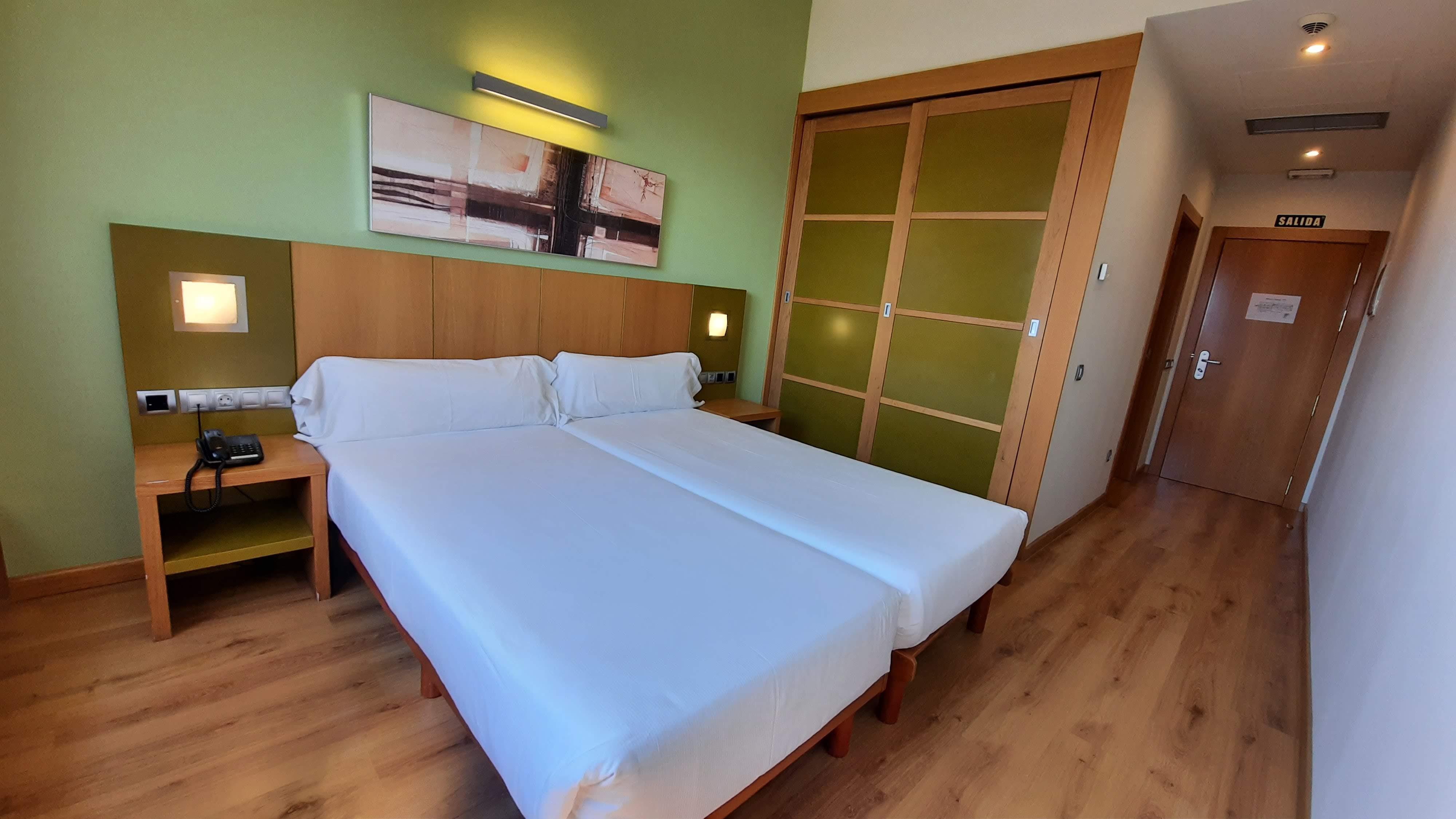 Hotel La Borona Gijon Bagian luar foto
