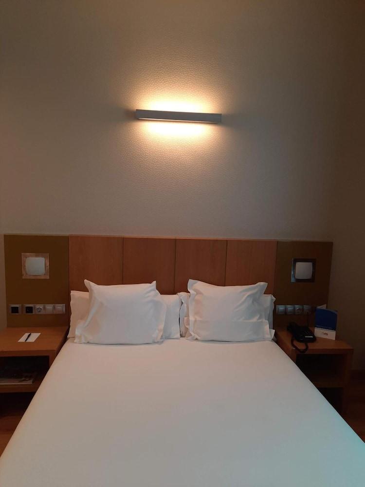 Hotel La Borona Gijon Bagian luar foto