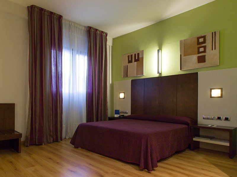 Hotel La Borona Gijon Bagian luar foto